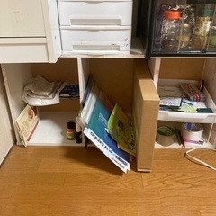 カラーボックスのみ中身は無しです。