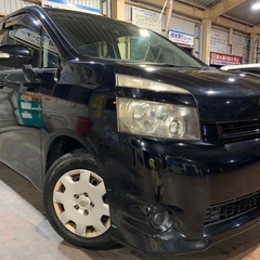 月々1.2万円〜分割払い可❗️車検2年付き！大人気☆トヨタ ヴォクシー ☆HDDナビ付き☆走行中DVD見れます☆ETC付き☆バックカメラ☆両側スライドドア付き☆ドライブレコーダー付きのフル装備☆車内広々三列シート‼️の画像