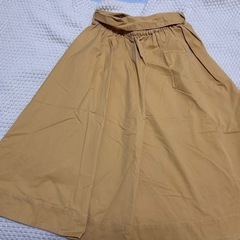 膝下スカートの画像
