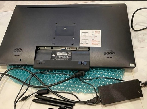大きめHUION液晶タブレット21.5インチ
