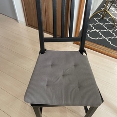 IKEA ダイニングテーブル　イスの画像