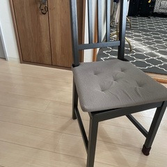 IKEA ダイニングテーブル　イスの画像