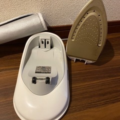 TOSHIBAアイロン TA-FB52 アイロンマット付きの画像