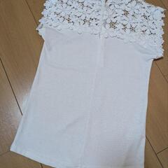 新品未使用　韓国旅行で買った白いカットソー　花柄レースの画像