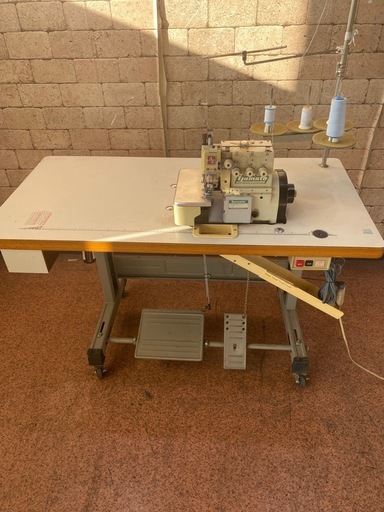 ヤマト 業務用ミシン AZ6025H-Y5DFロックミシン ジャンク扱い
