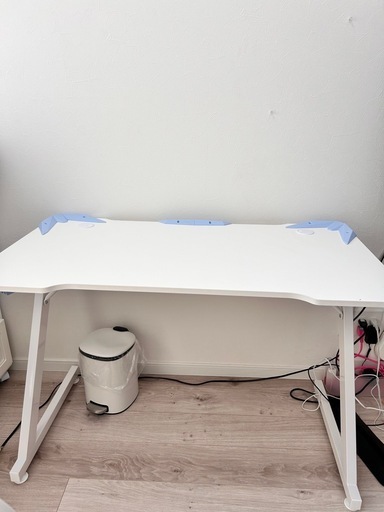 ゲーミングデスク