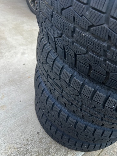 スタッドレスタイヤ美品　175.65R14 アルミホイール　アクア