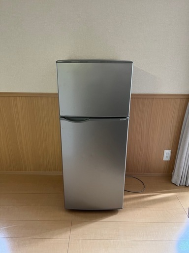 シャープ　冷蔵庫　2018年製