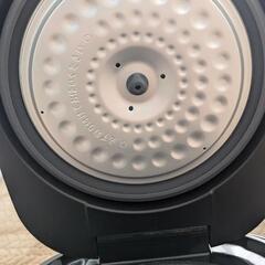 アイリスオーヤマ　炊飯器　5.5合炊き　22年製　ブラックの画像