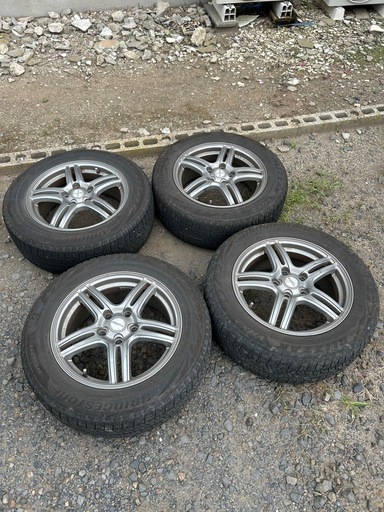 205/60R16 ブリヂストン　スタッドレスタイヤ