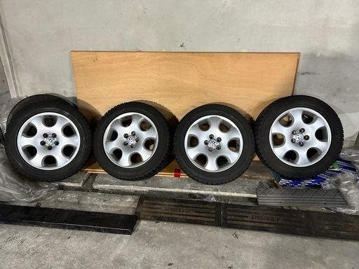 フォルクスワーゲン　アルミホイール　スタッドレス　タイヤ