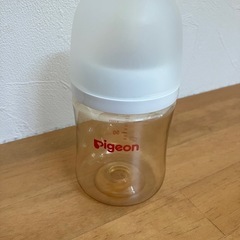 哺乳瓶　ピジョンの画像