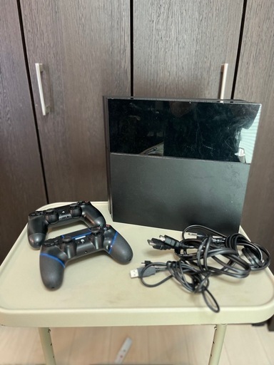 PS4　プレースーション4本体、コントローラ2本、各ケーブル