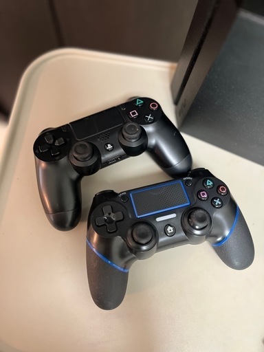 PS4　プレースーション4本体、コントローラ2本、各ケーブル