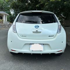日産リーフ２３年式　白の画像