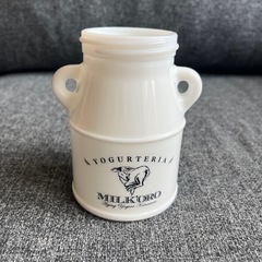 陶器の入れ物