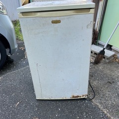 小型の冷凍庫