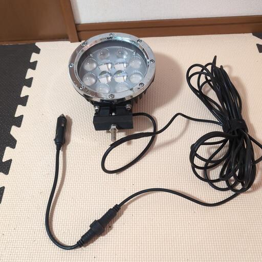 投光器