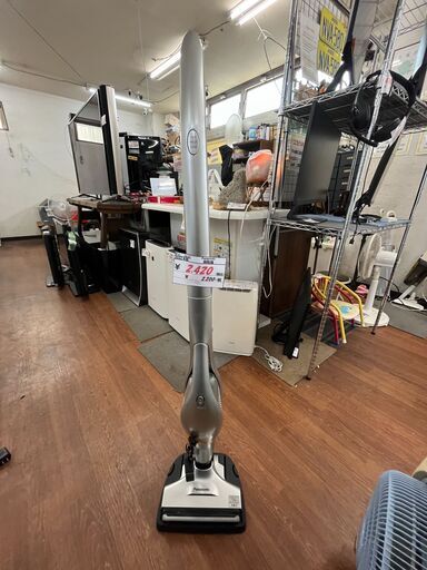リサイクルショップどりーむ天保山店　No14137　Panasonic　掃除機　2022年製　高年式　ハンディー掃除機