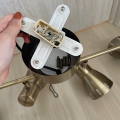 照明、オレンジ系の電球4つ付きの画像