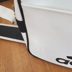 アディダススポーツバッグの画像
