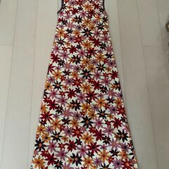 ホコモモラの花柄ワンピース　S　中古