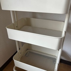 三段ローリングカートの画像