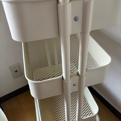 三段ローリングカートの画像