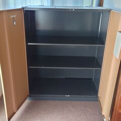 【8/15まで】　キャビネット　鍵あり　棚　オフィス　事務などの画像