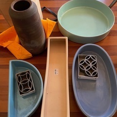 花器(剣山)、
備前焼花瓶