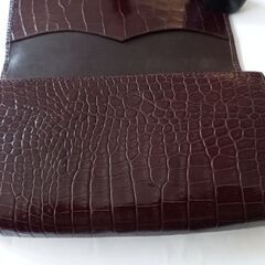 【値下げ】焦げ茶色型押し　長財布　美品/数回使用の画像