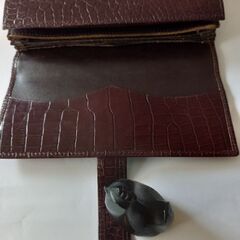 【値下げ】焦げ茶色型押し　長財布　美品/数回使用の画像