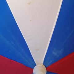 ビーチパラソル　固定道具付きの画像