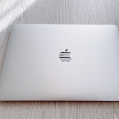 MacBook Pro 2017 13インチ 16GB SSD512GB 中古品 バッテリー交換済みの画像