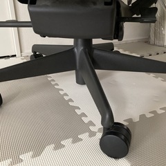 ハーマンミラー　ミラチェアの画像