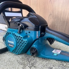 マキタ エンジンチェーンソー MEA3201Mプロ機　切断機　山師　伐採の画像