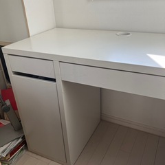 IKEA 学習机　パソコンデスク　作業台　白♡の画像