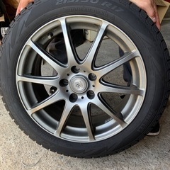 215/50 R17 スタッドレスタイヤ　プリウスαに使用。　