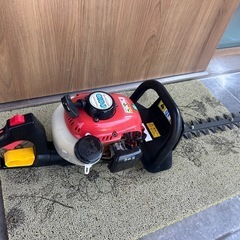 丸山　ヘッジトリマー  エンジンバリカン　BHT600DR プロ機 造園 植木 生垣 剪定 刈払い　玉造り　ブレード　ガーデニング　ビッグエム　BIGMの画像