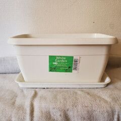 多分　未使用です。皿つき　ミニプランター