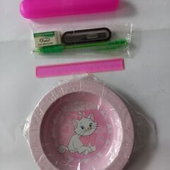 ピンクマリープレート　シャープペン　消ゴム他