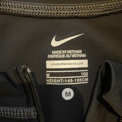 NIKEラッシュガードMサイズとパンツ（150）の画像