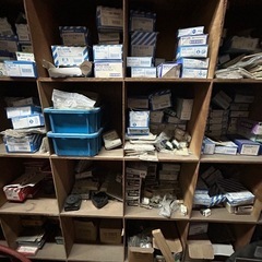 無料　電気屋さんの部品　お取引き中で順番に連絡します