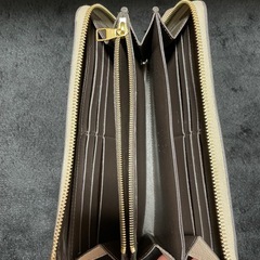 ルイヴィトン 長財布 ポルトフォイユ･コメット  シャネル プラダの画像