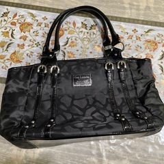Guy Larocheバッグあげます