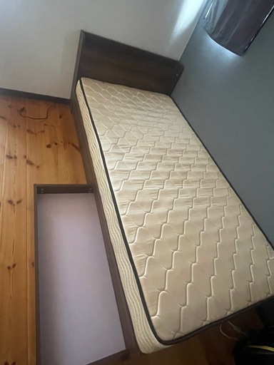 シングルベッド　マットレス付き
