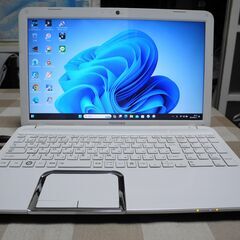 値下げしました！とても美品です！高速i7+8GBメモリ　新品SS...