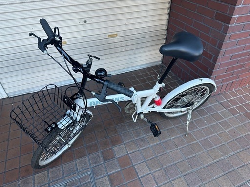 ★美品★20インチ　外装6段変速　サスペンション　カゴ付き折り畳み自転車　ホワイト