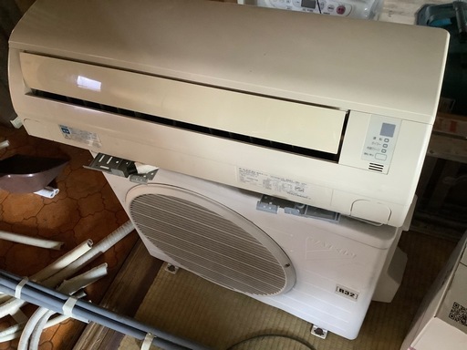 中古品ダイキンエアコン8畳用2013年式