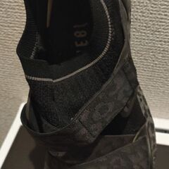 アディダス スニーカーの画像